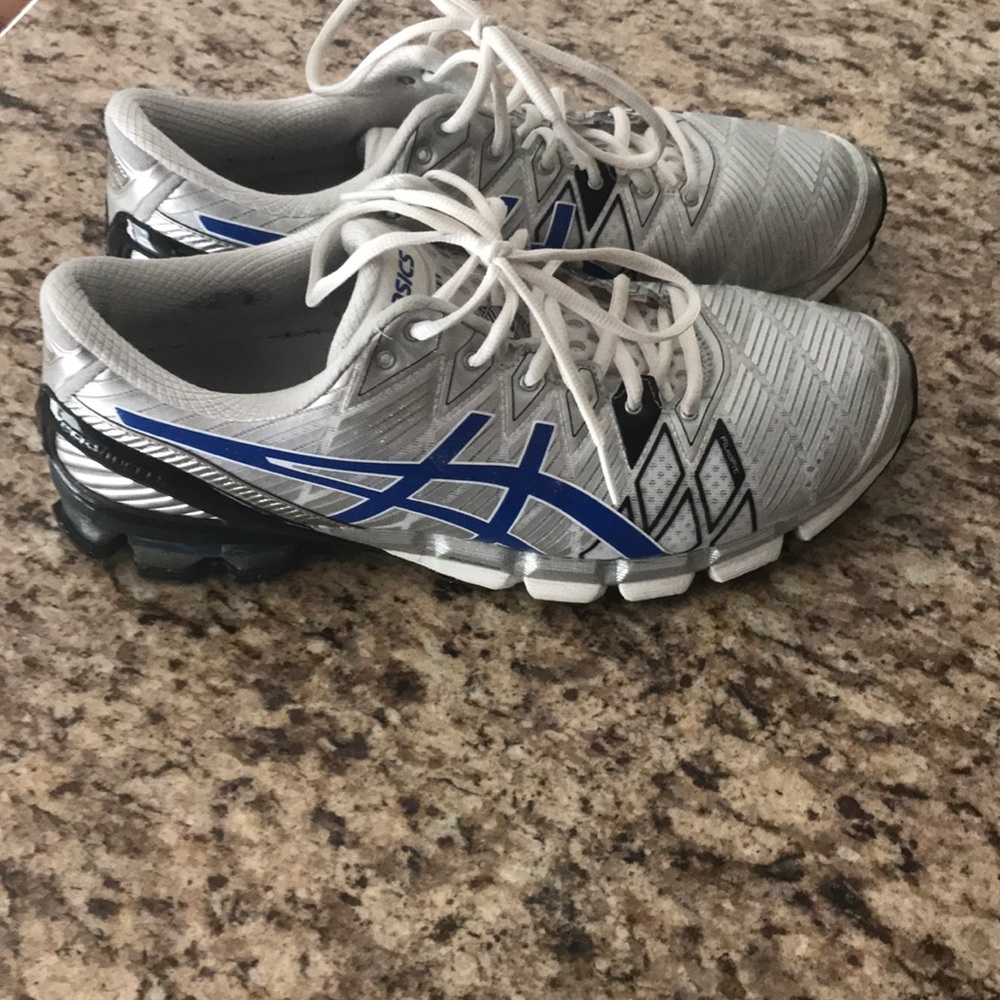 Men’s ASICS sneakers
